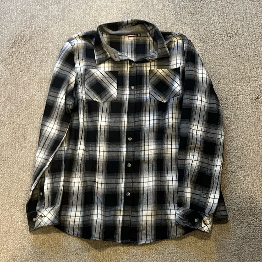 Women’s medium flannel button down shirt
